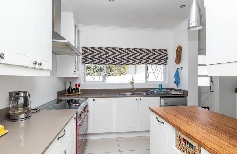 To Let 4 Bedroom Property for Rent in Kreupelbosch Western Cape